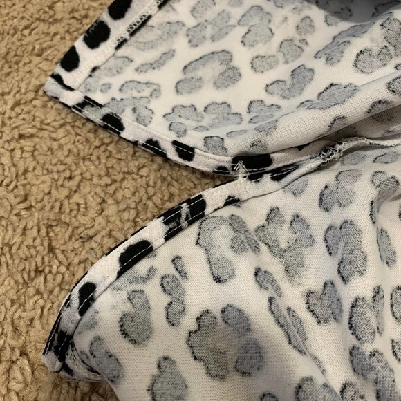 Ann Taylor Factory black knit top snow Leopard print blouse with a belt size SP - Picture 9 of 9